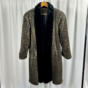 Vintage 1980s Faux Fur Winter Coat in Grey and Black - Made in Canada - M/L